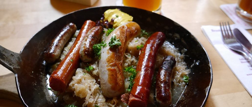 bratwurst-mit-sauerkraut